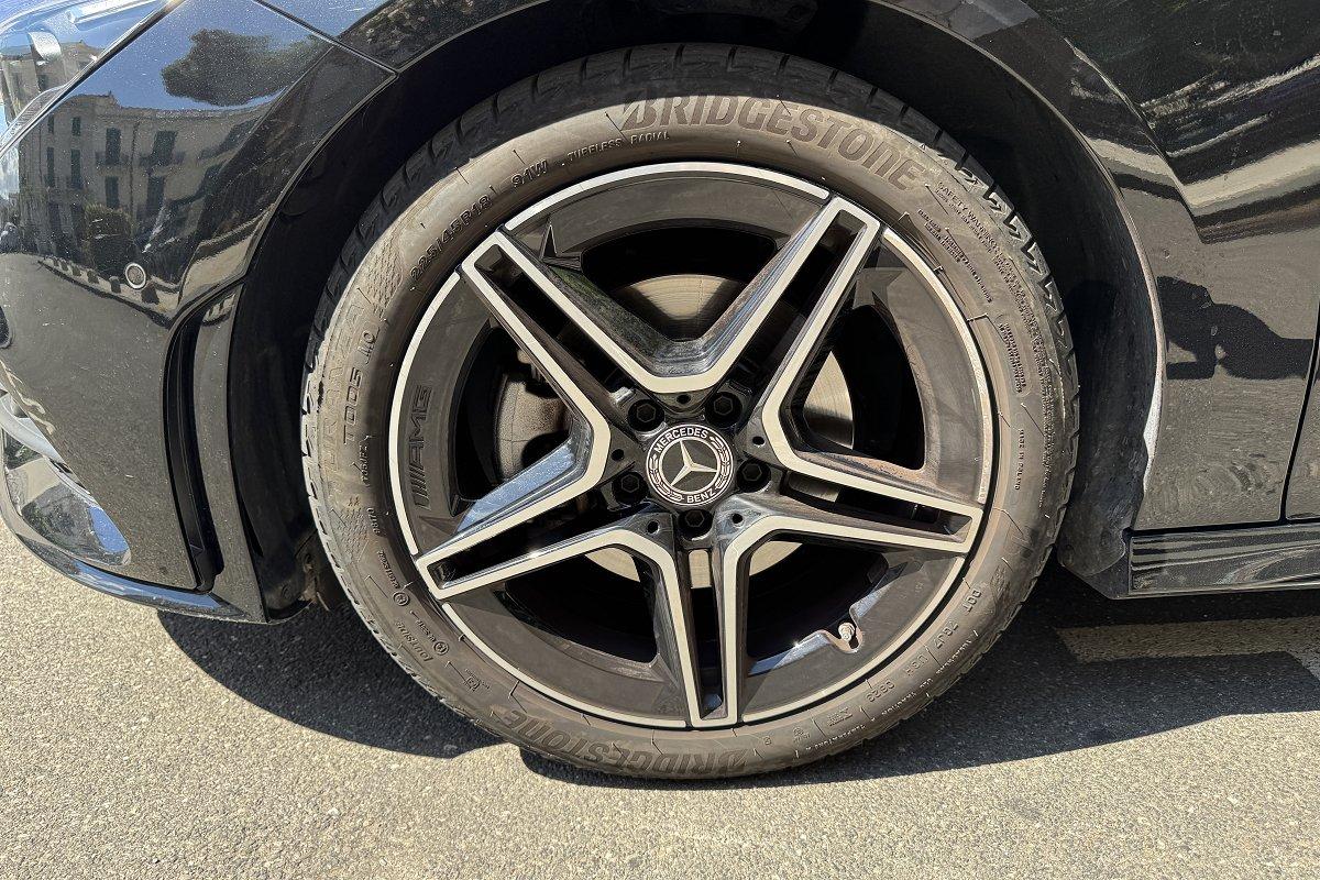 MERCEDES CLA 200 d Premium