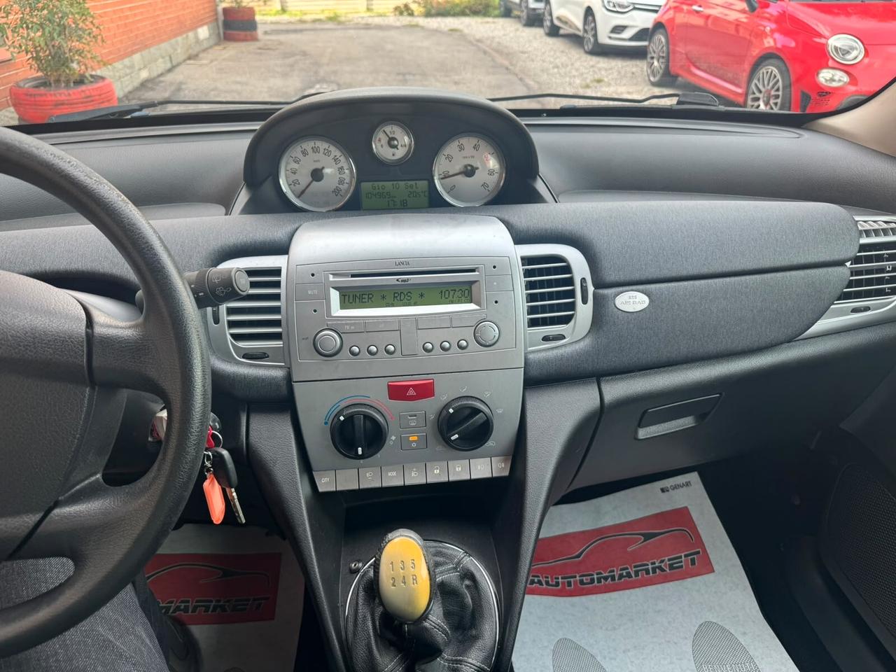 Lancia Ypsilon 1.2 69 CV Unyca