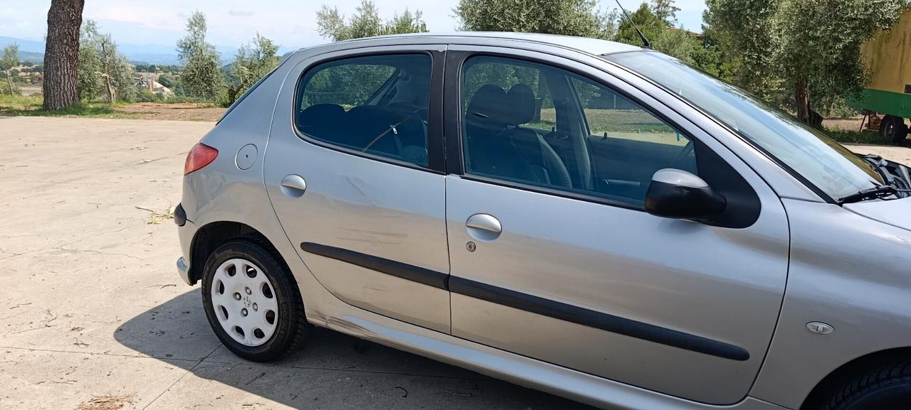 Peugeot 206 1.1 5p. XT