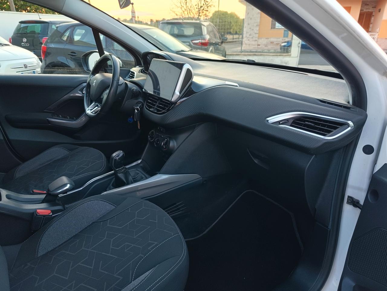Peugeot 2008 BlueHDi 120 S&S Black Matt