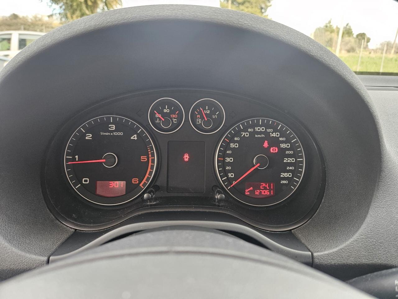 Audi A3 SPB 1.6 TDI 90 CV Attraction