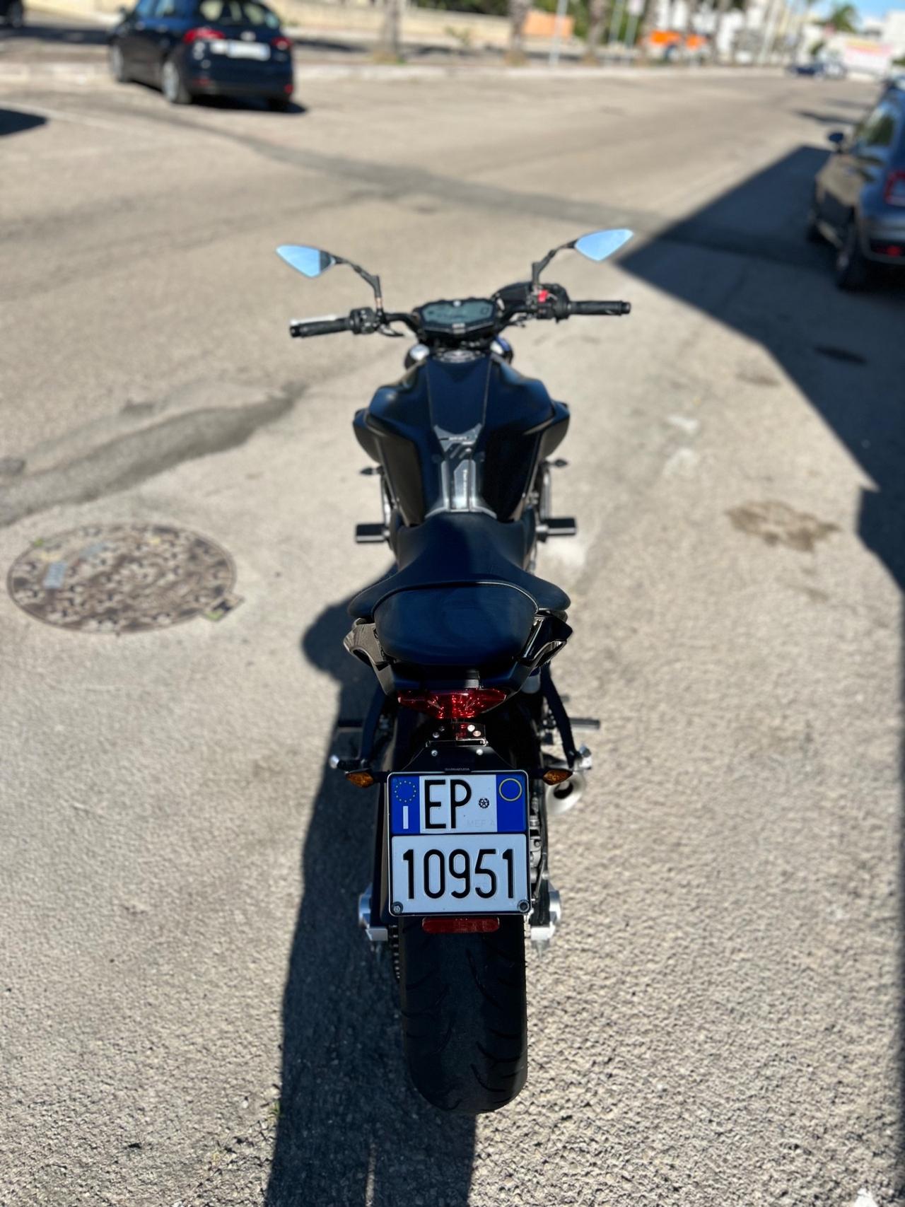 Yamaha MT-07 Strada