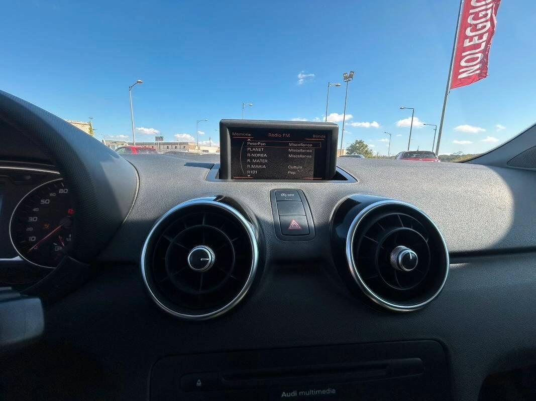 Audi A1 1.6 tdi Attraction 90cv