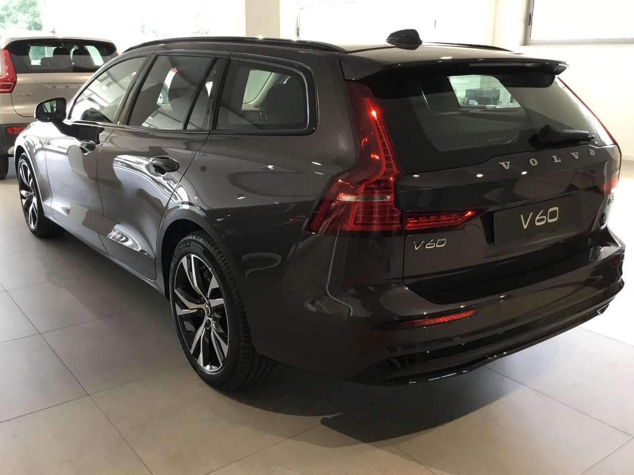 Volvo V60 B4 Mild Hybrid automatico Plus Dark