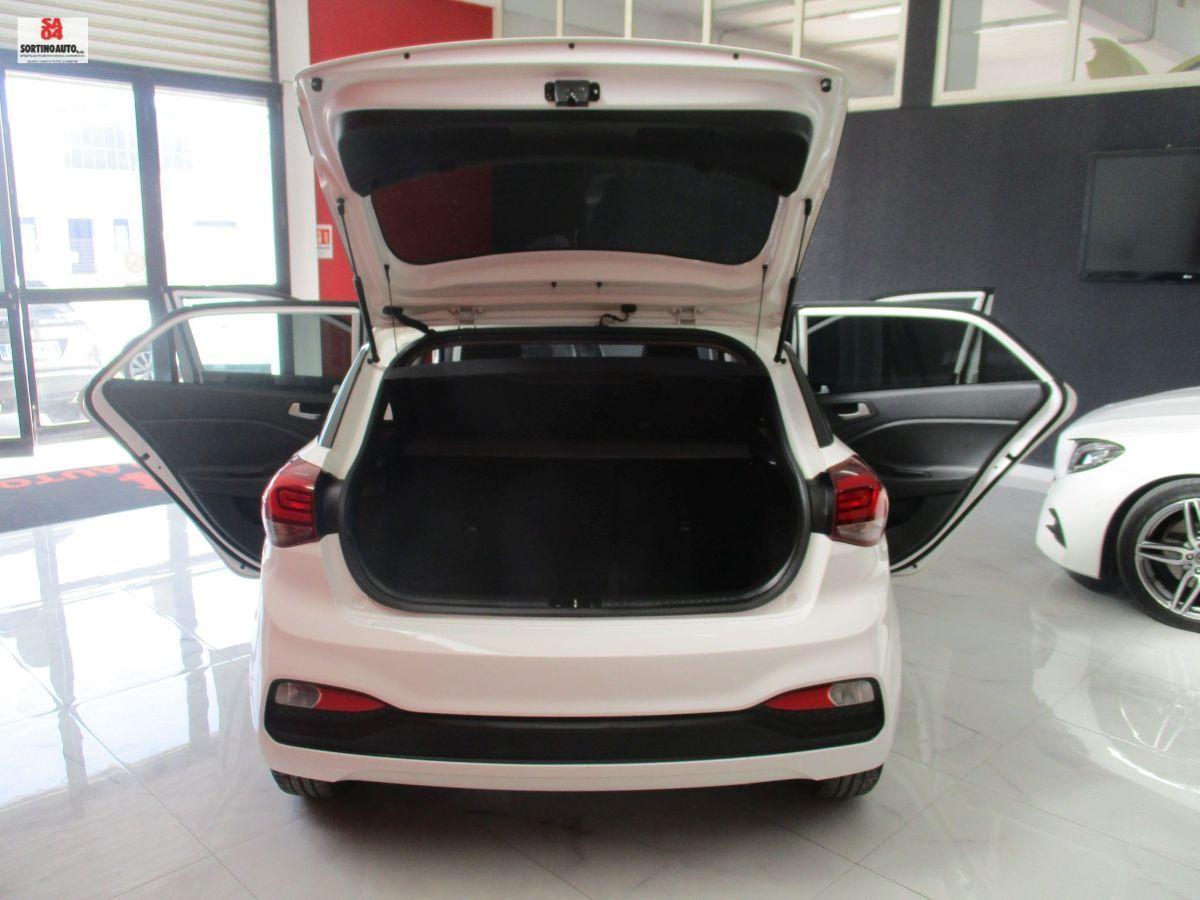HYUNDAI i20 1.2 5p. Connectline-2020 KM60000