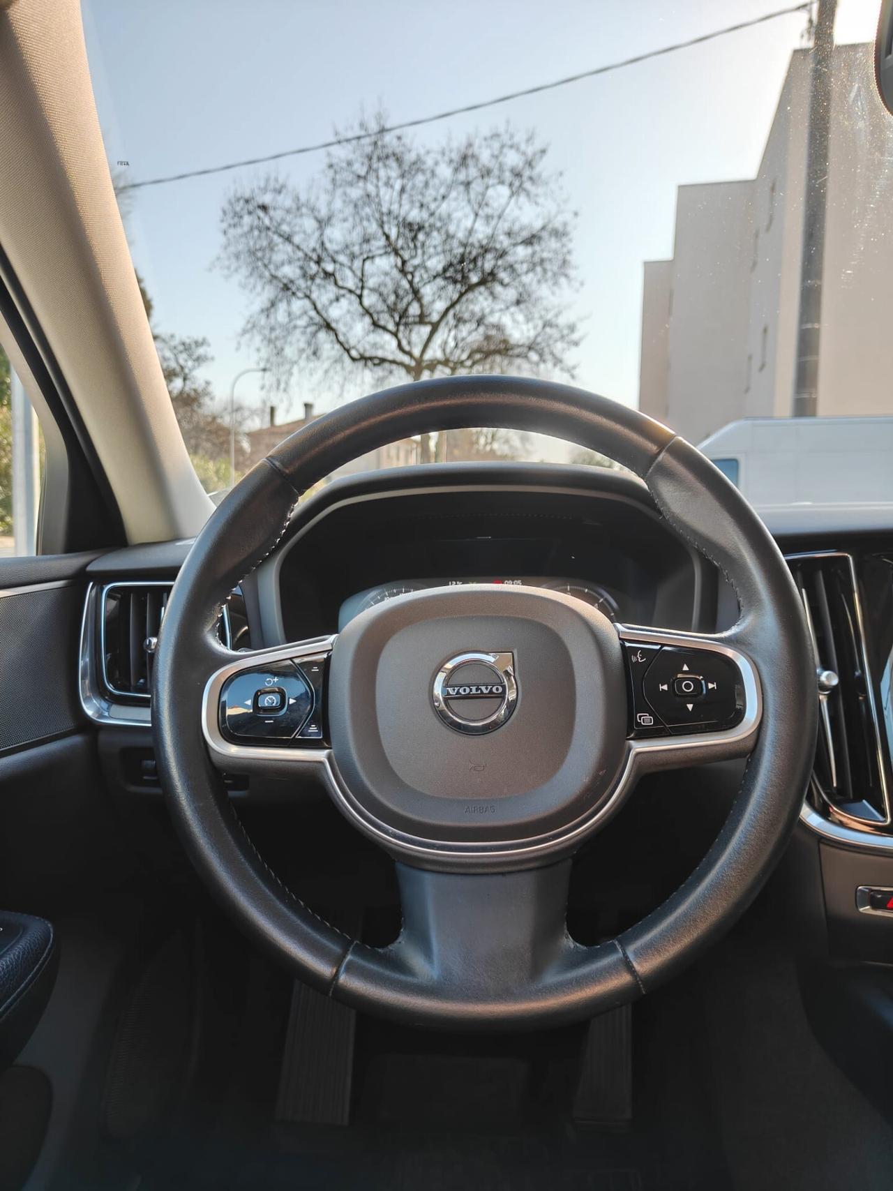 Volvo V60 Cross Country B4 (d) AWD automatico Plus