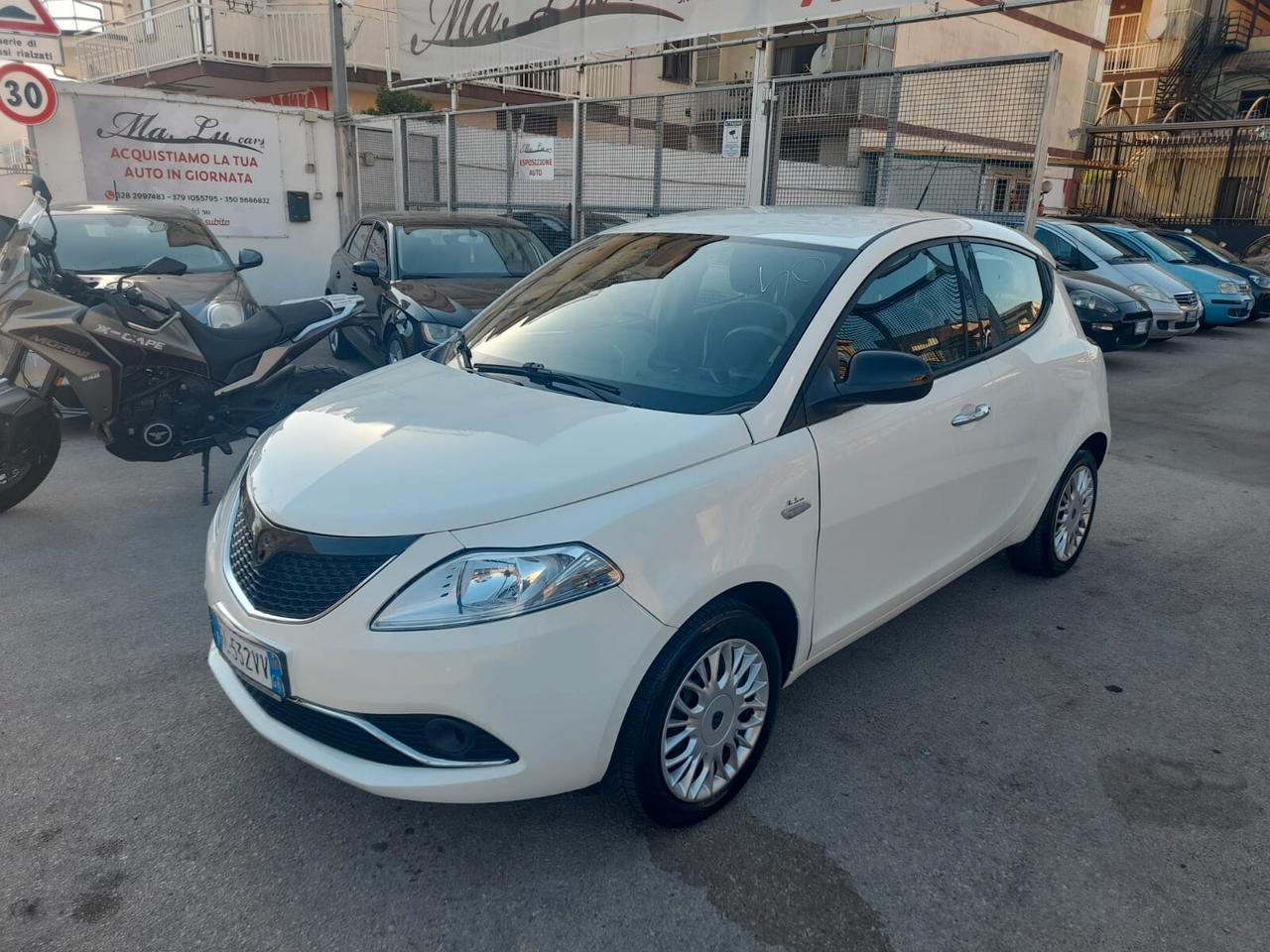 Lancia Ypsilon 1.2cc benzina 12 mesi garanzia-2017