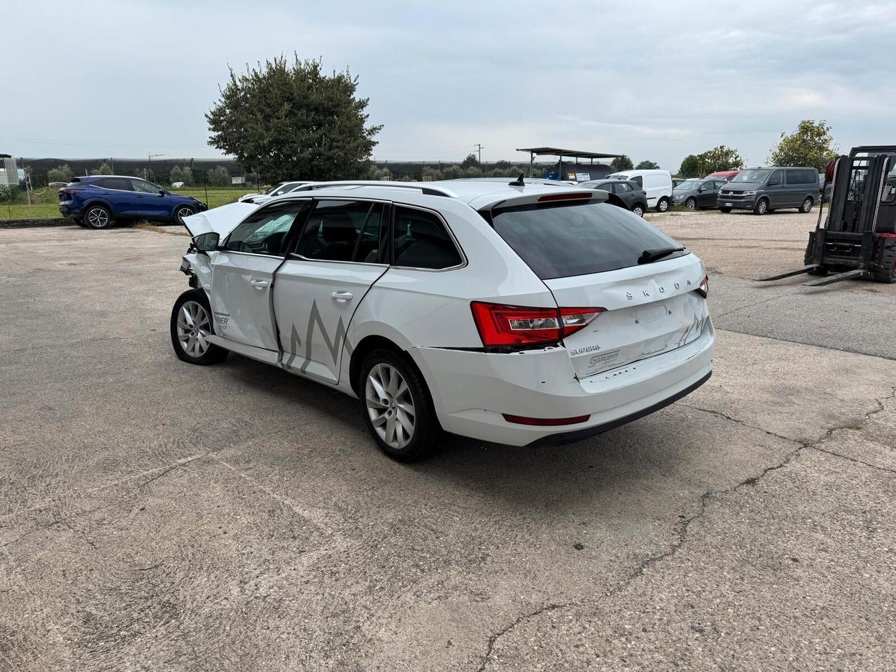 Skoda Superb Wagon 2.0 tdi evo 150cv dsg