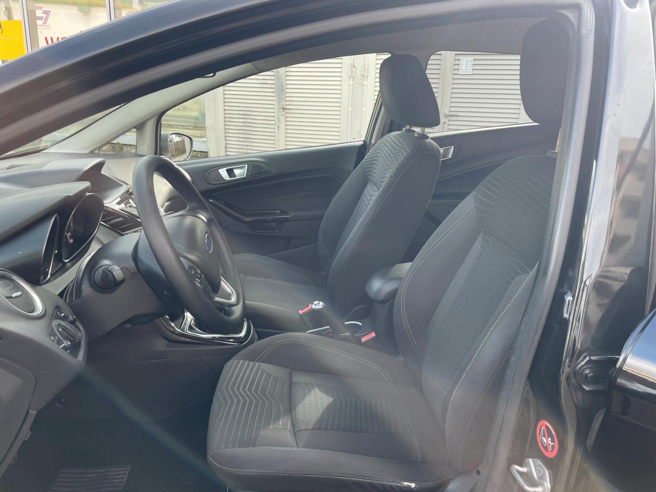 Ford Fiesta 1.5 TDCi 75CV 5 porte Business FINANZIABILE