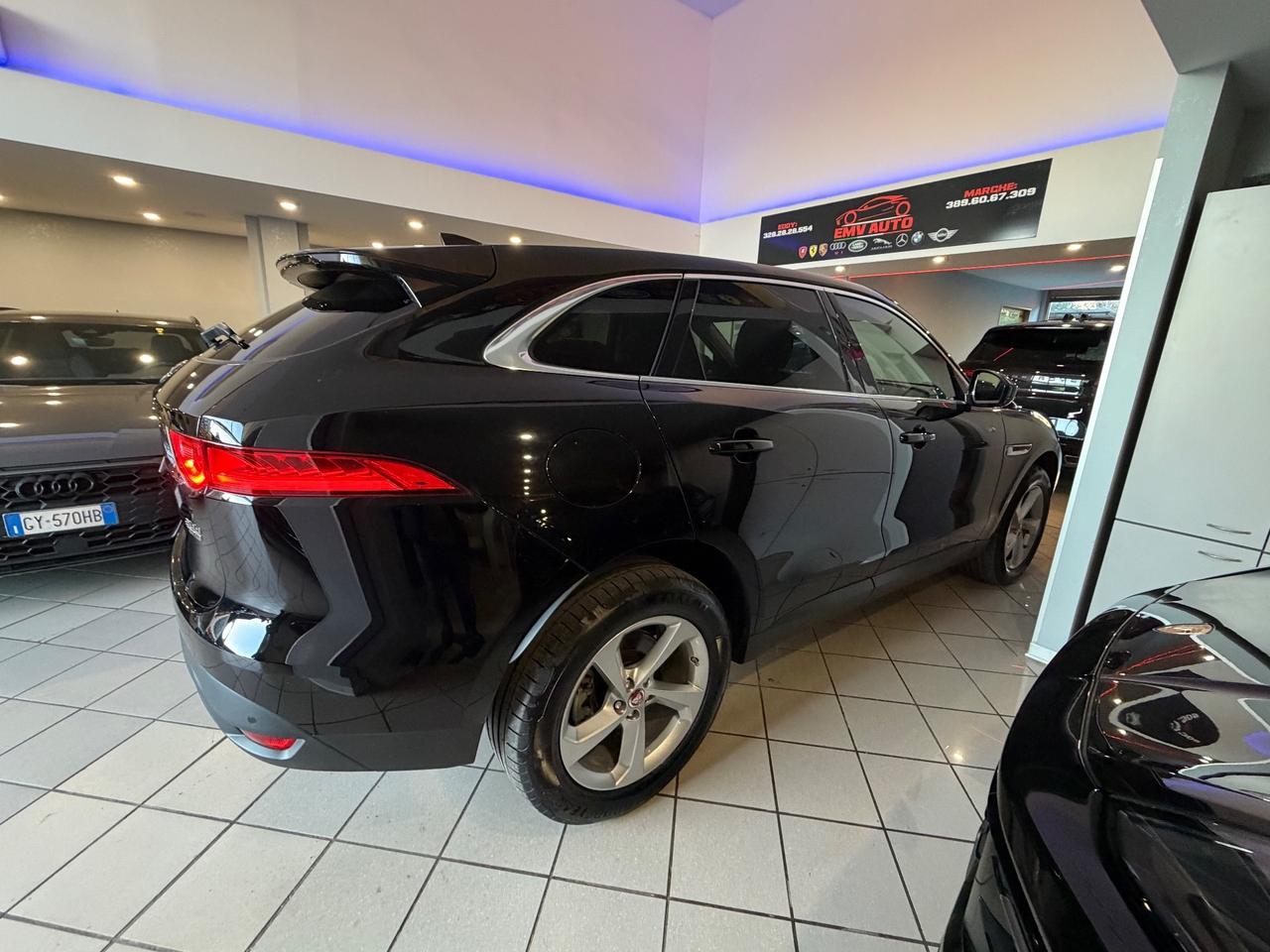 Jaguar F-Pace 2.0 D 180 CV AWD aut Chequered Flag