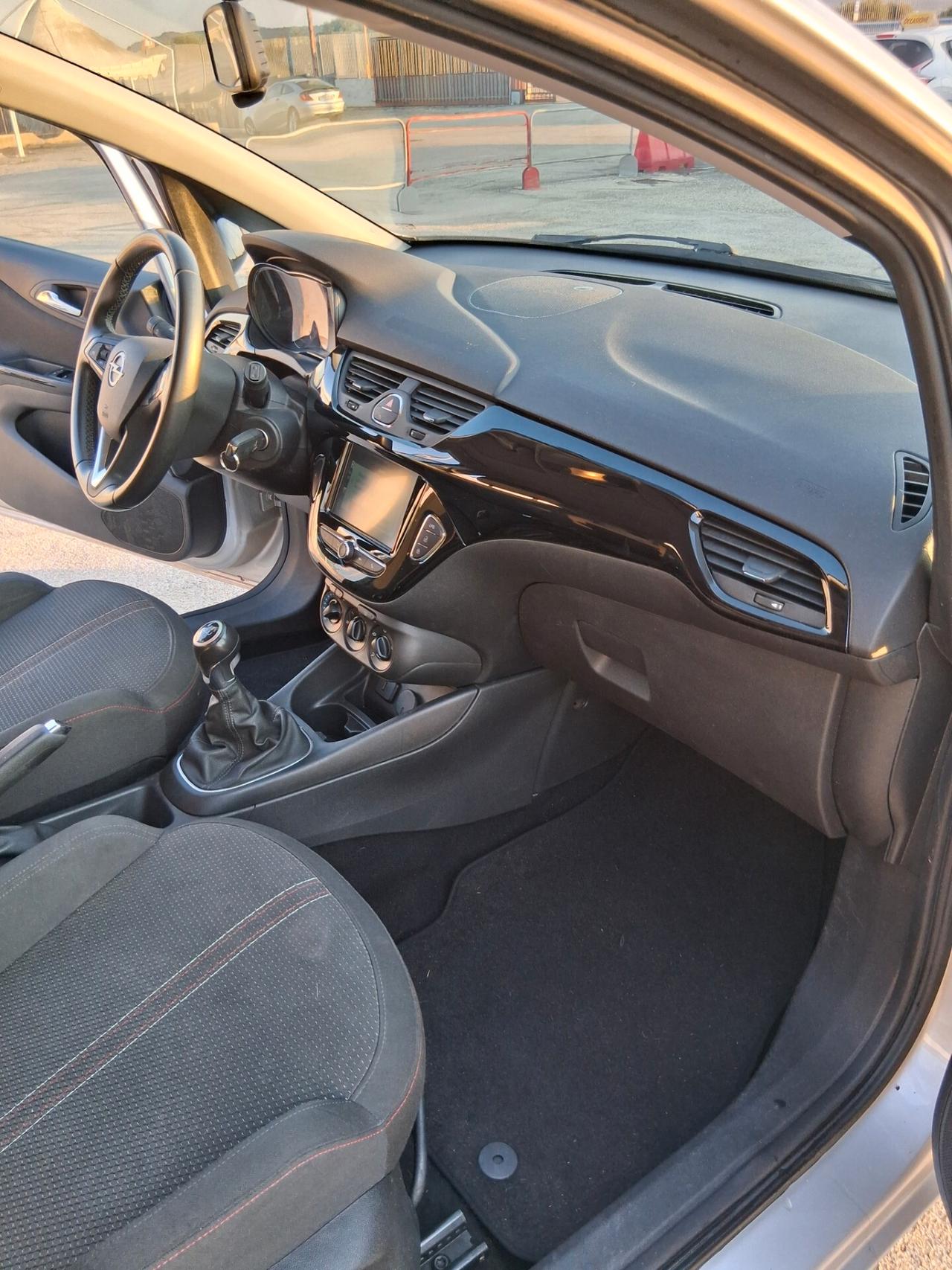 Opel Corsa 1.4 90CV GPL Tech 5 porte Black Edition