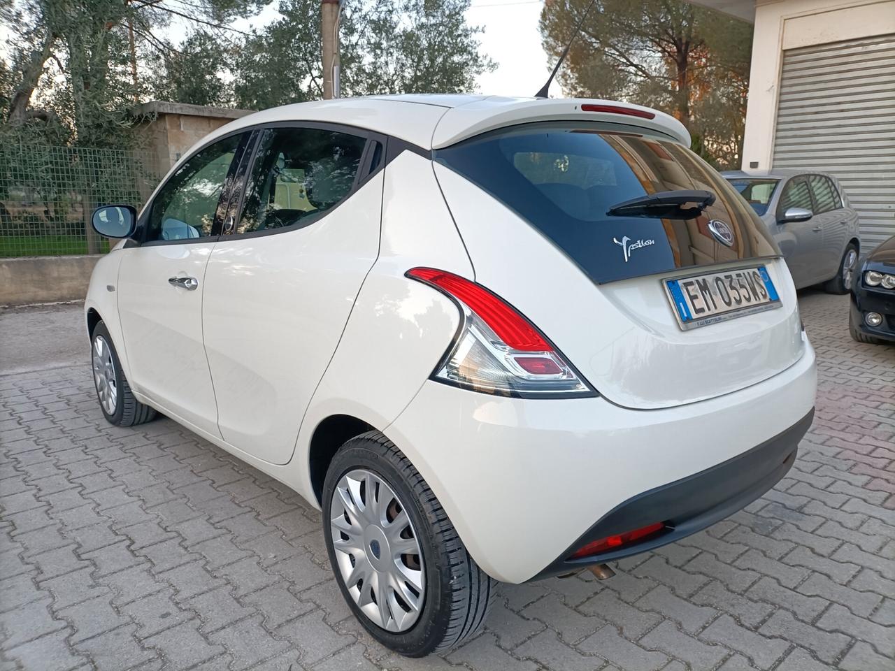 Lancia Ypsilon 1.2 69 CV 5 porte GPL Ecochic Gold