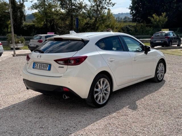 Mazda 3 2.2 Skyactiv-D Exceed - LIEVE URTO FRONT. !!