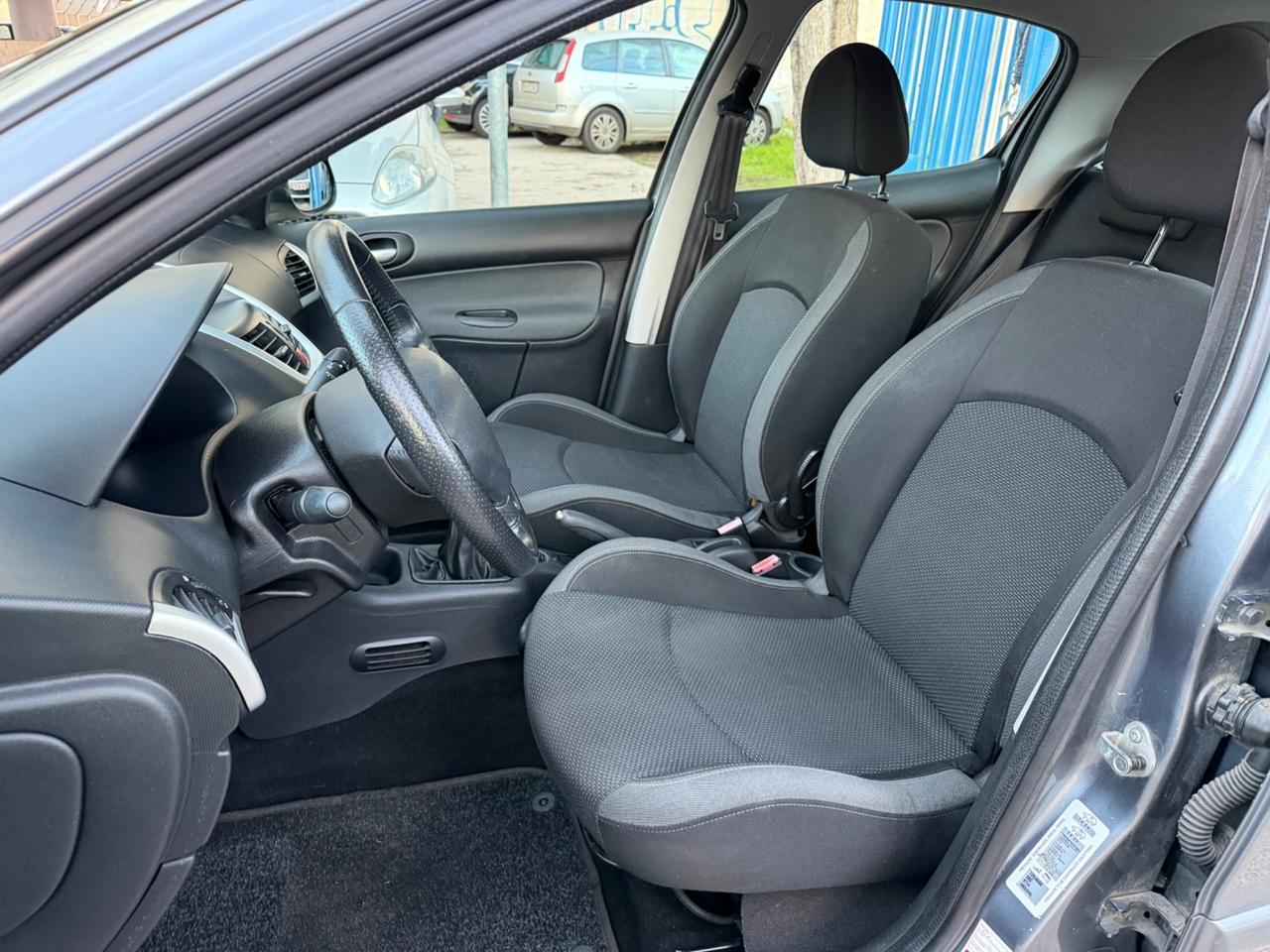 Peugeot 206 1.1 benzina 60 cv 2011 80.000 km