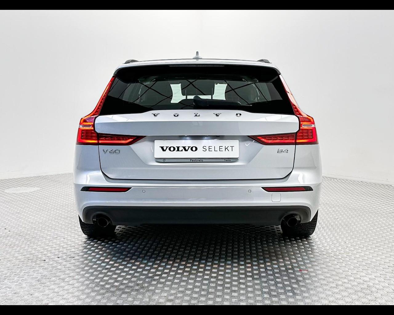 VOLVO V60 B4 (d) Geartronic Momentum Business