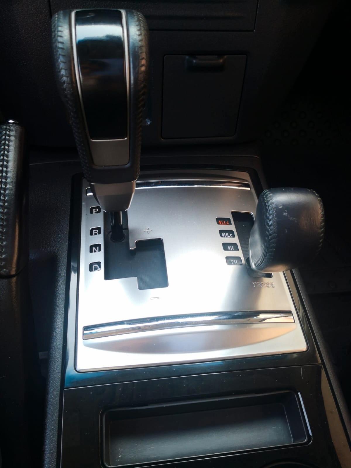 Mitsubishi Pajero 3.2 DI-D 16V aut. 3p. ***TETTO***TELECAMERA***PELLE***NAVI***