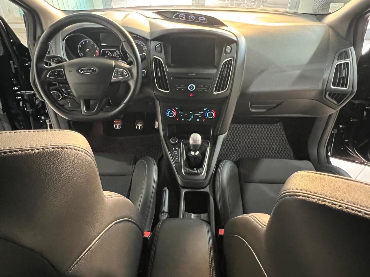 Ford Focus 2.3 350 CV AWD RS Track Edition