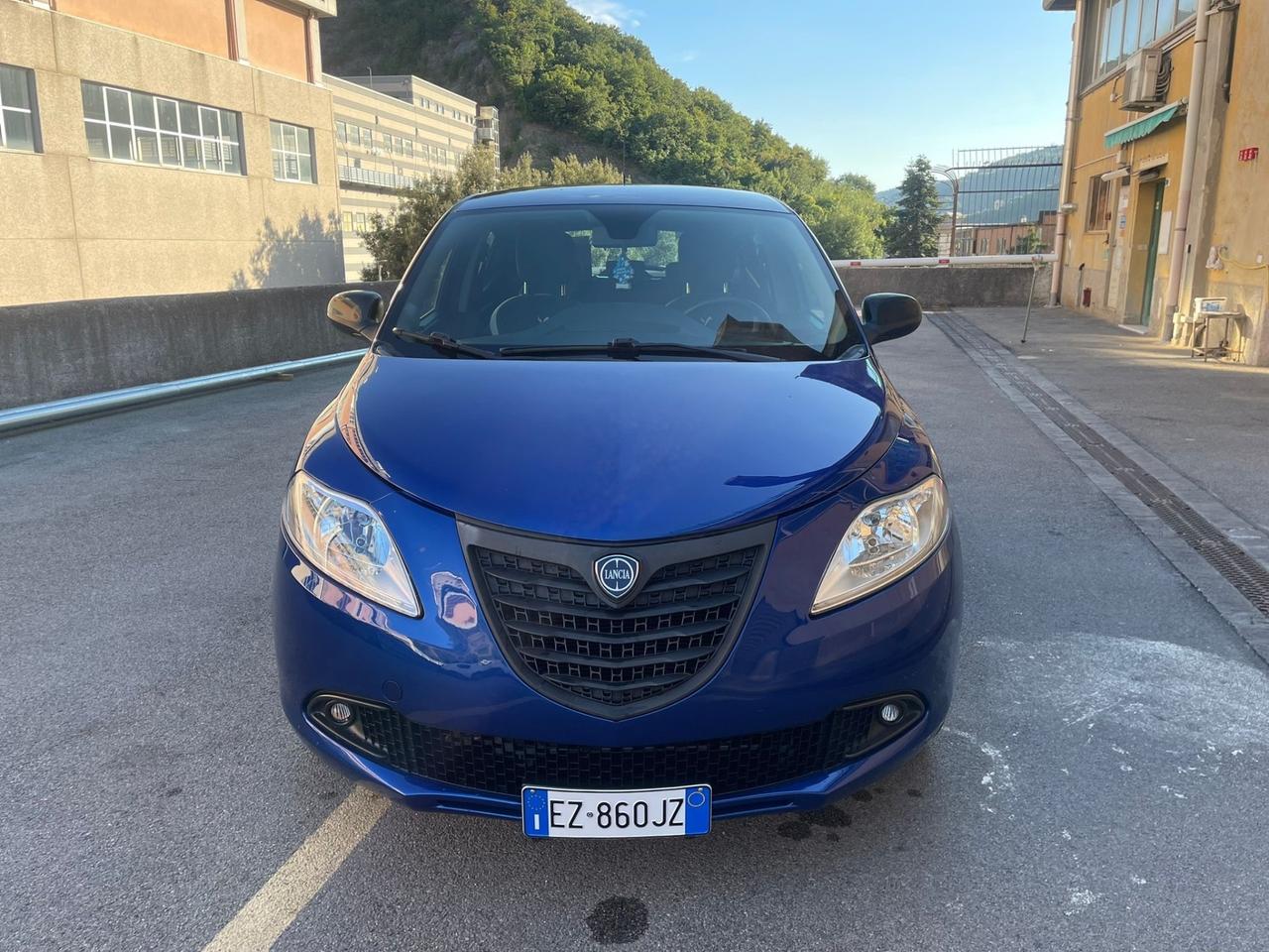 Lancia Ypsilon 1.2 69 CV 5 porte Silver