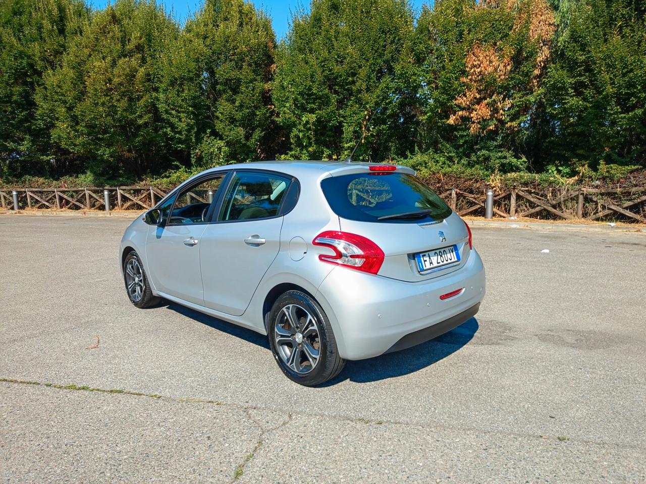 Peugeot 208 1.4 GPL