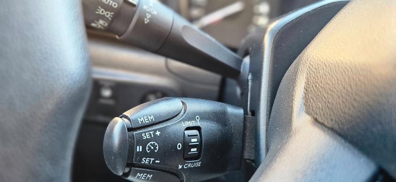 Citroen C3 PureTech 82 S&S Feel- Bi COLOR-AIR BUMP- NAVI-4 VETRI ELETTRICI
