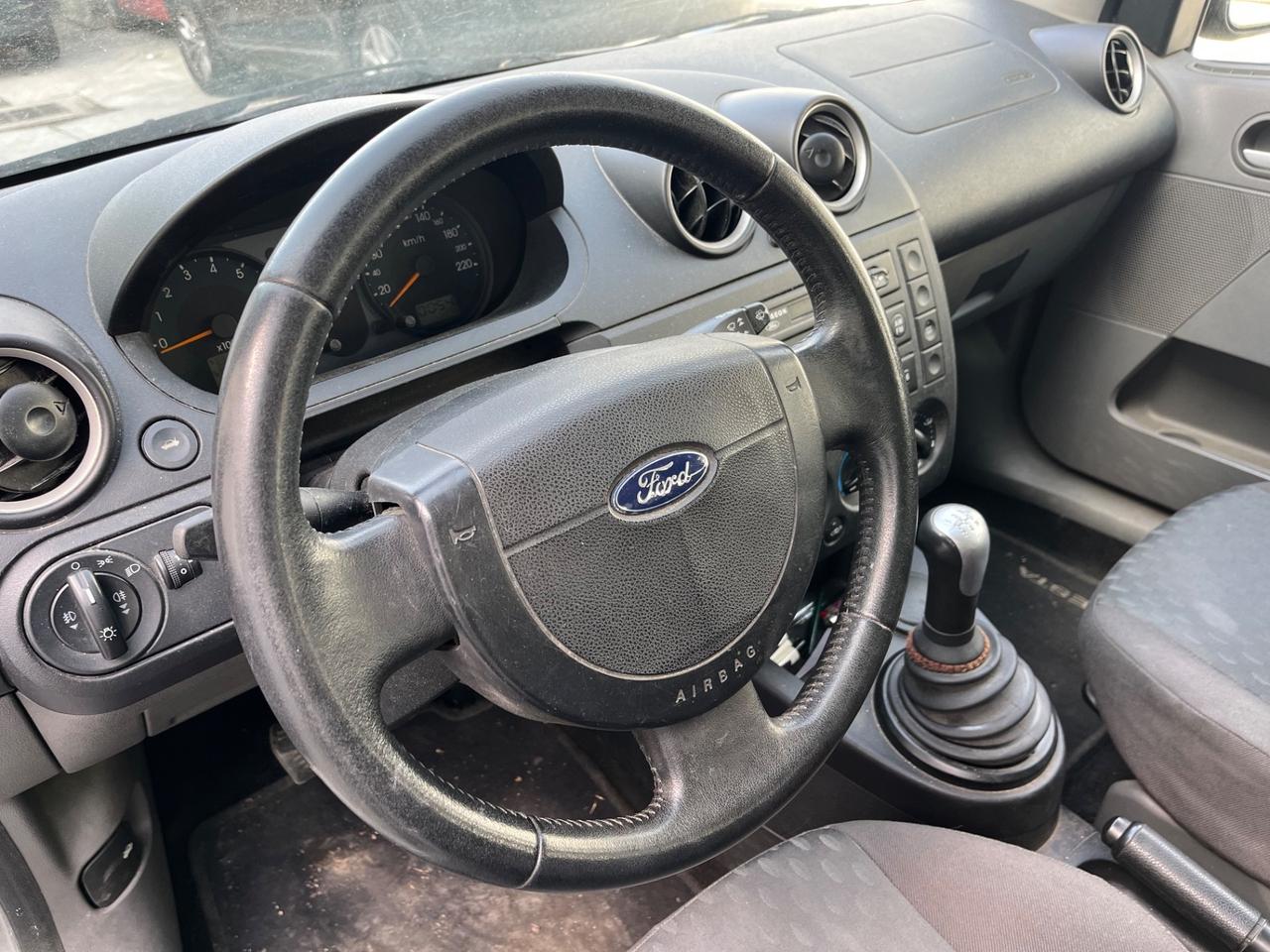 Ford Fiesta 1.4 16V 5p. Ghia