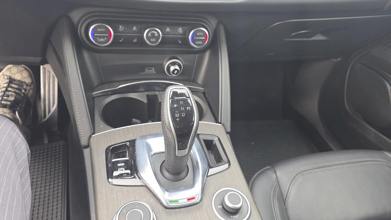Alfa Romeo Stelvio 2.2 TD 160 CV AT8 RWD Ti VELOCE