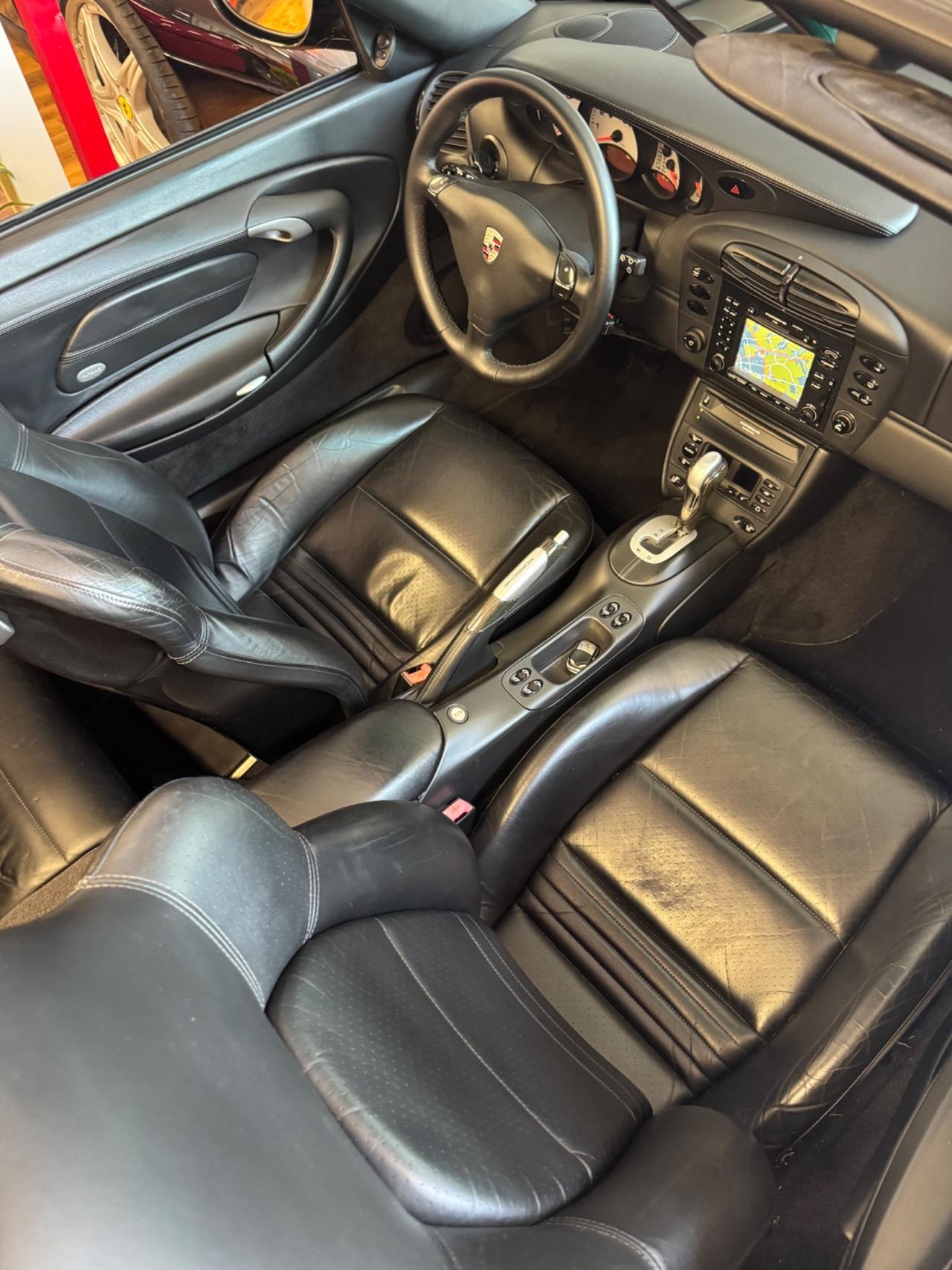 Porsche 996 Carrera 4 Cabrio