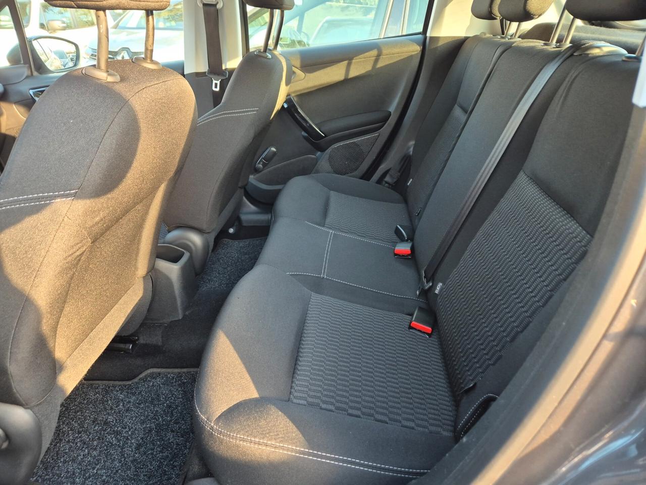 Peugeot 208 PureTech 82 5p. GPL Allure