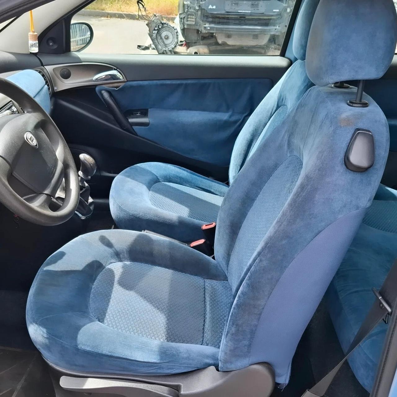 Lancia Ypsilon 1.2 16V Argento
