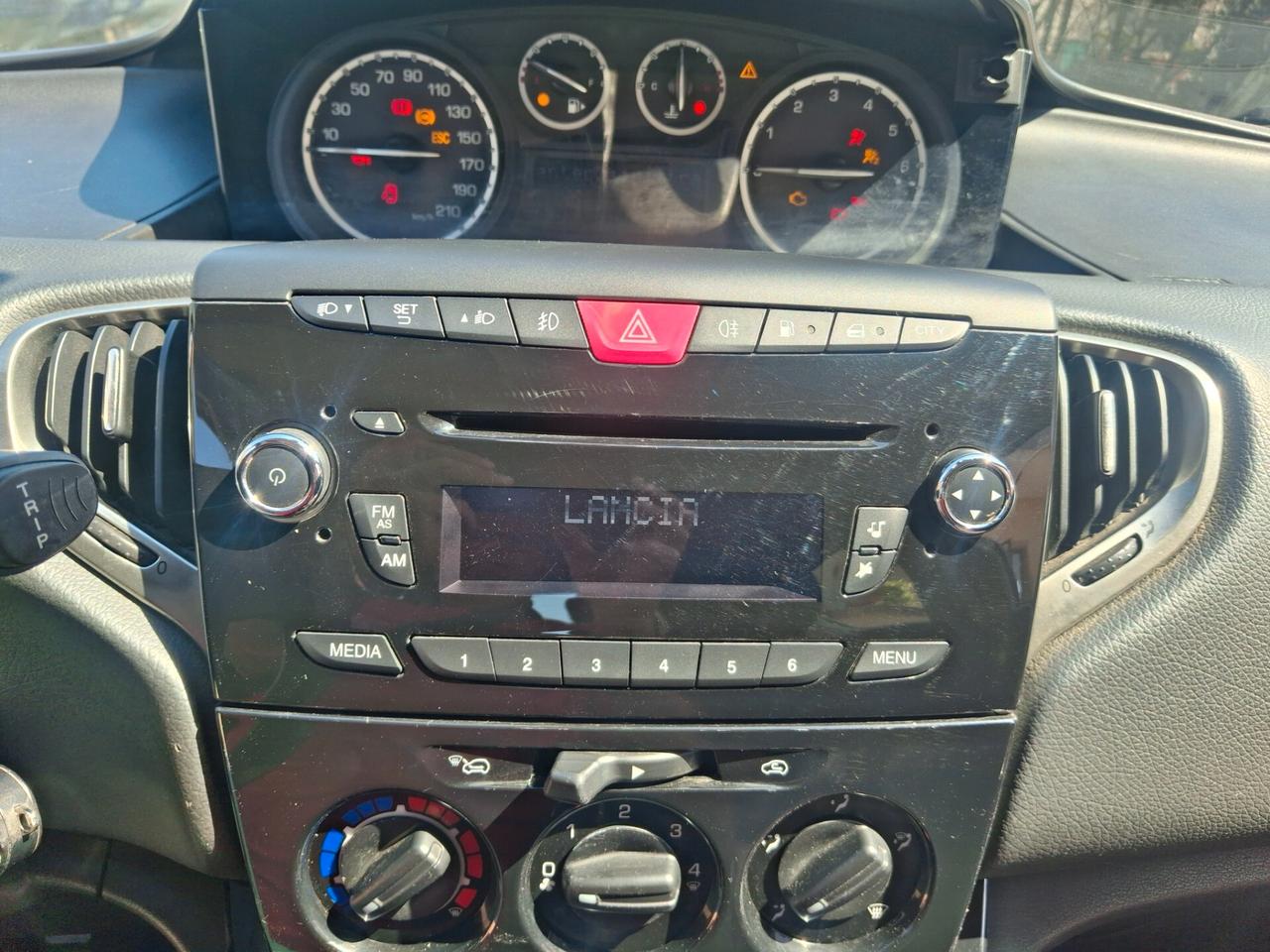 Lancia Ypsilon 1.2 69 CV 5 porte GPL Ecochic Silver