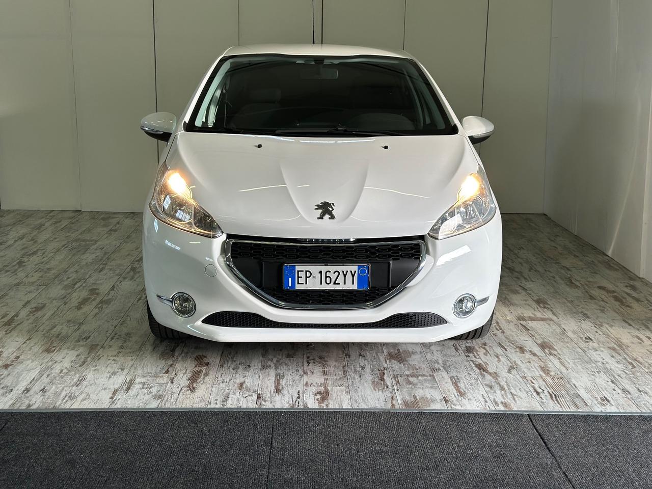 Peugeot 208 1.2 Benzina 82 CV 5 porte Ok Neopatentati