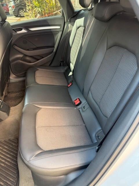 Audi A3 SPB 2.0 TDI 150 CV S-LINE