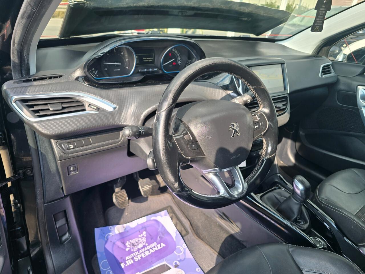 Peugeot 2008 BlueHDi 100cv Allure