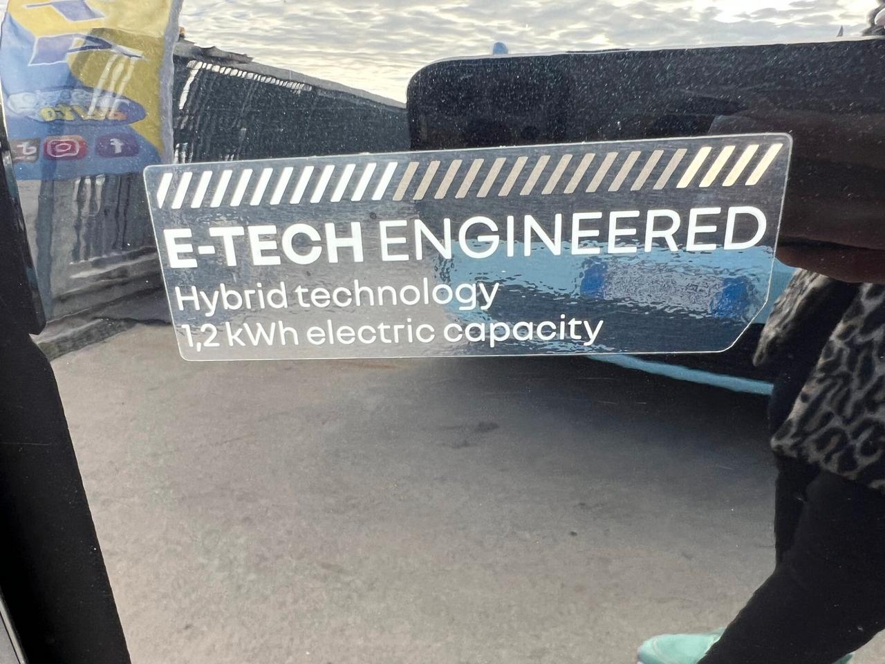 Renault Arkana Full Hybrid E-Tech 145 CV Engineered/TETTO PANORAMICO APRIBILE, SEDILI RISCALDABILI E VOLANTE