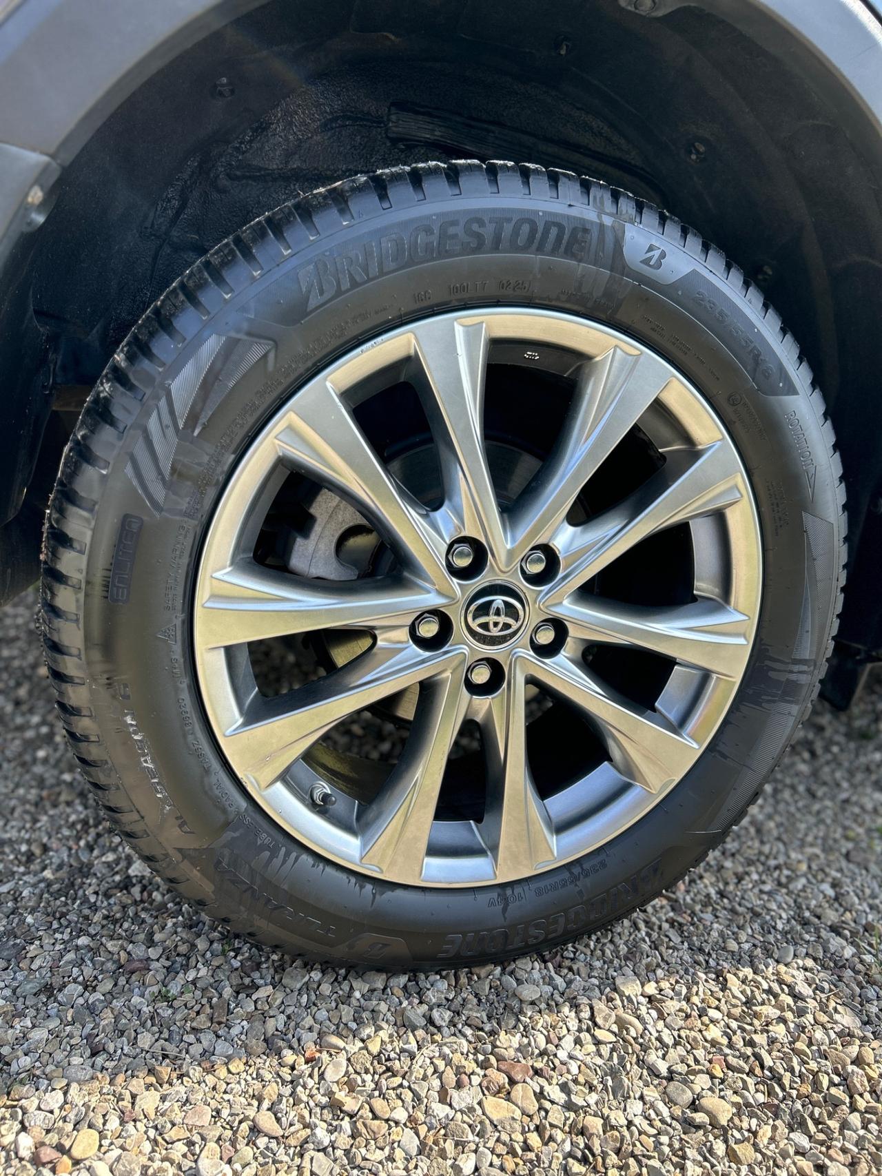 Toyota RAV4 2.5 Hybrid 2WD*NAVI*PELLE*RETROCAMERA*