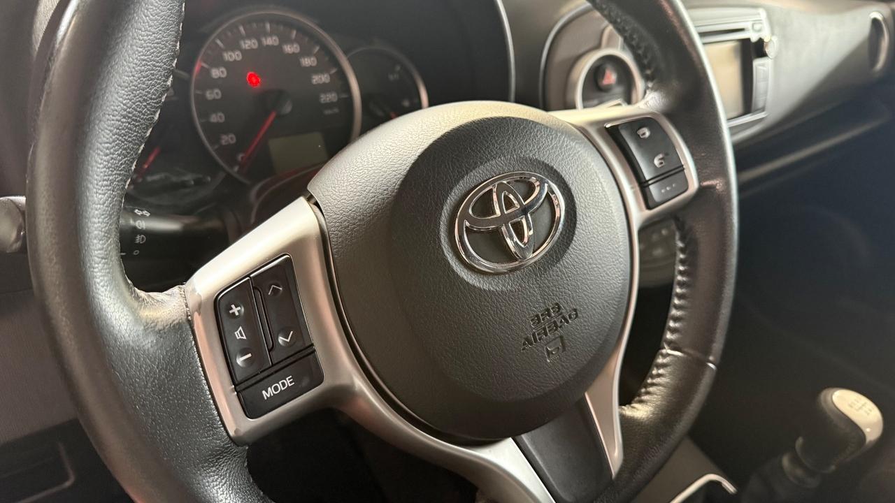 Toyota Yaris 1.3 5 porte Lounge
