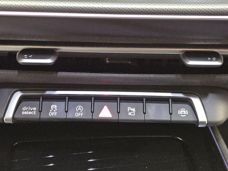 Audi Q3 Sportback 2.0 tdi S line S tronic 110kw New Model 2026