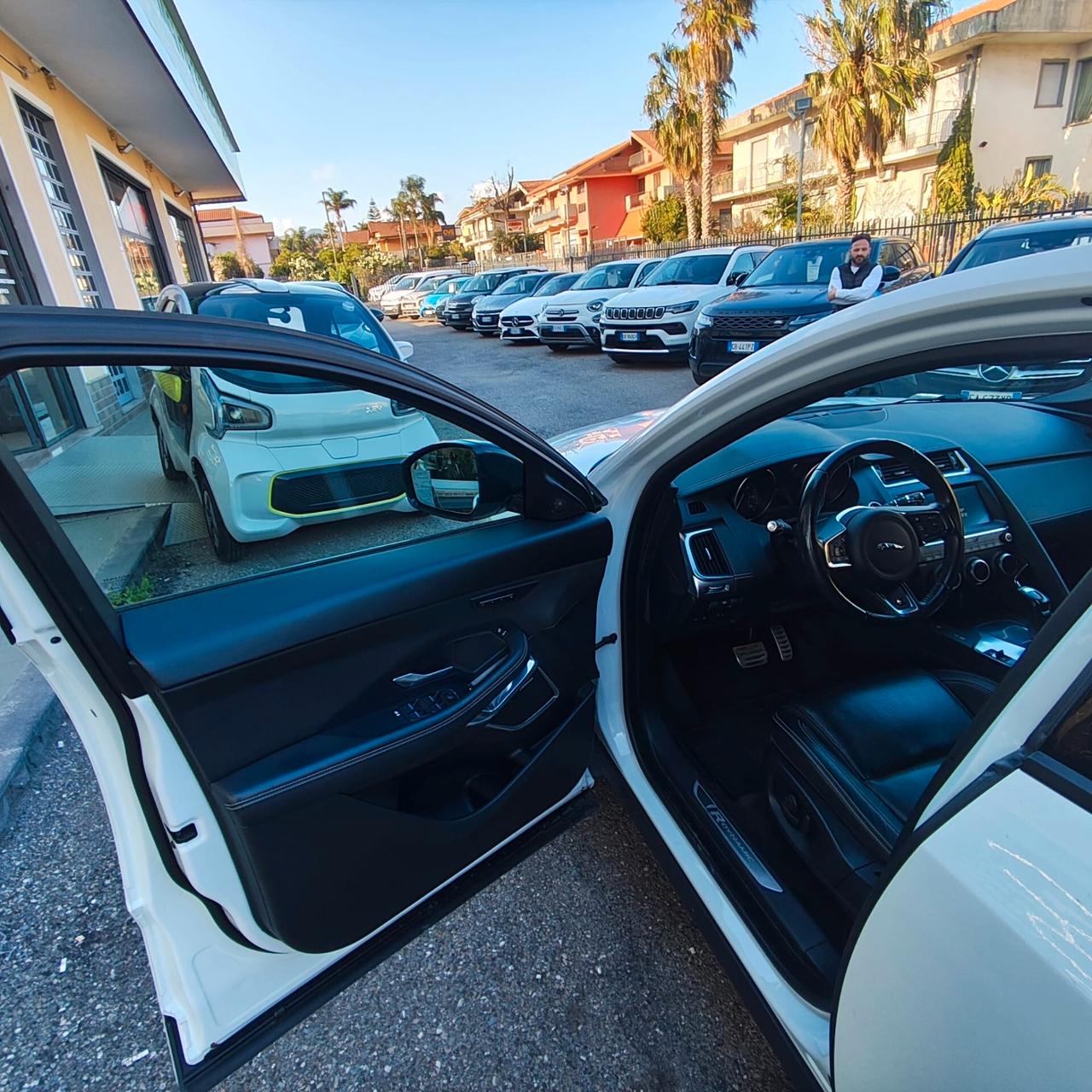 Jaguar E-Pace 2.0D 150 CV AWD aut. R-Dynamic SE