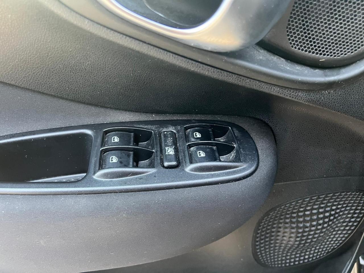 Fiat 500L 1.4 95 CV Lounge neopatentati rate