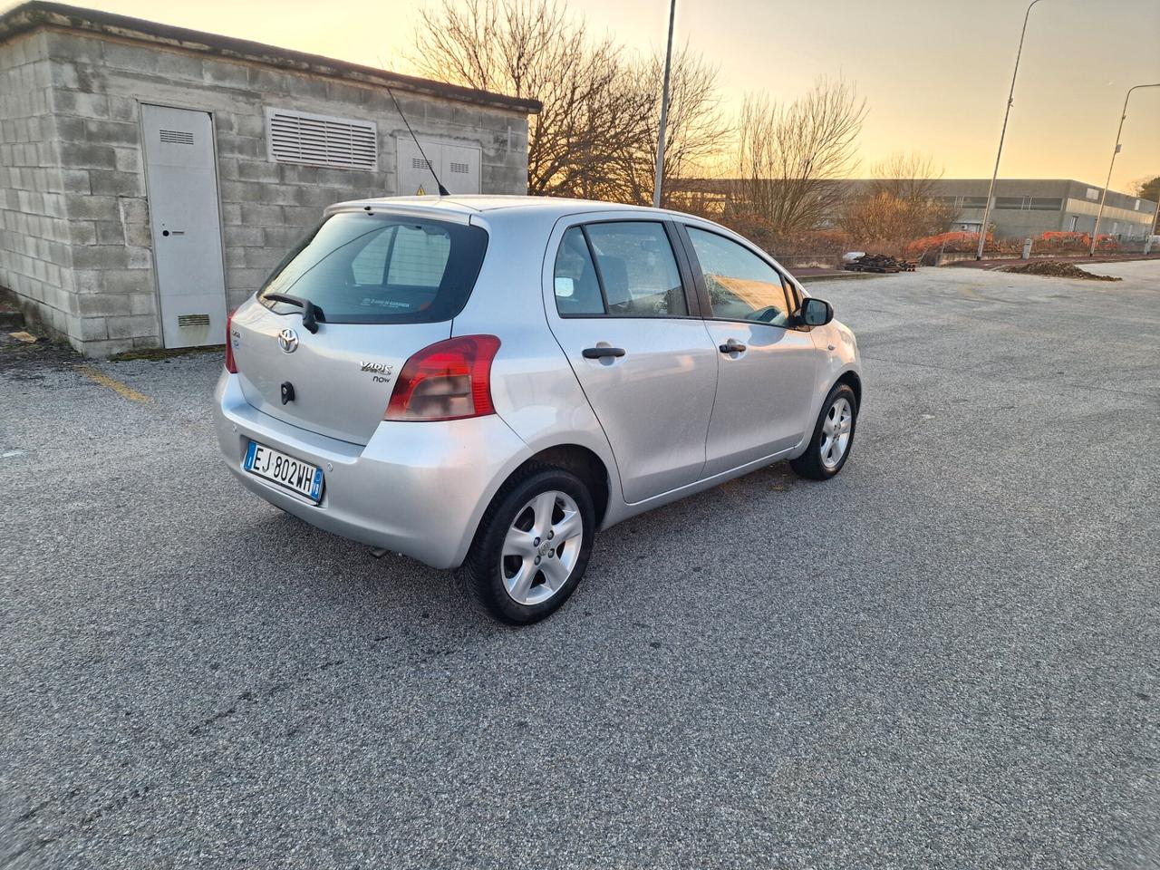 Toyota Yaris 1.0 5 porte