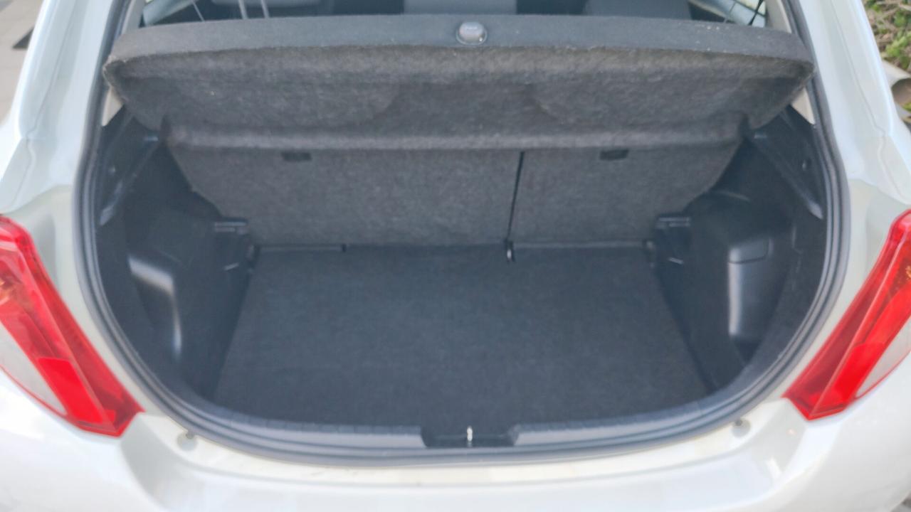 Toyota Yaris 1.4 D-4D 5 porte Lounge