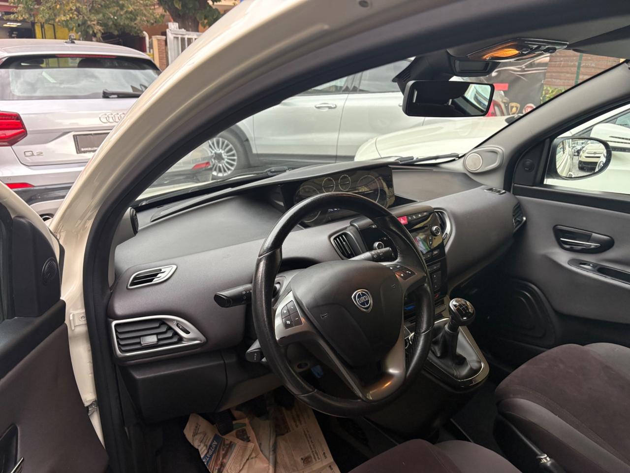 Lancia Ypsilon 1.3 MJT 16V 95 CV 5 porte S&S Silver