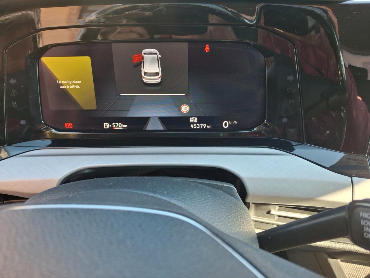 Volkswagen Golf 1.0 TSI EVO Life adatta anche neopatentati