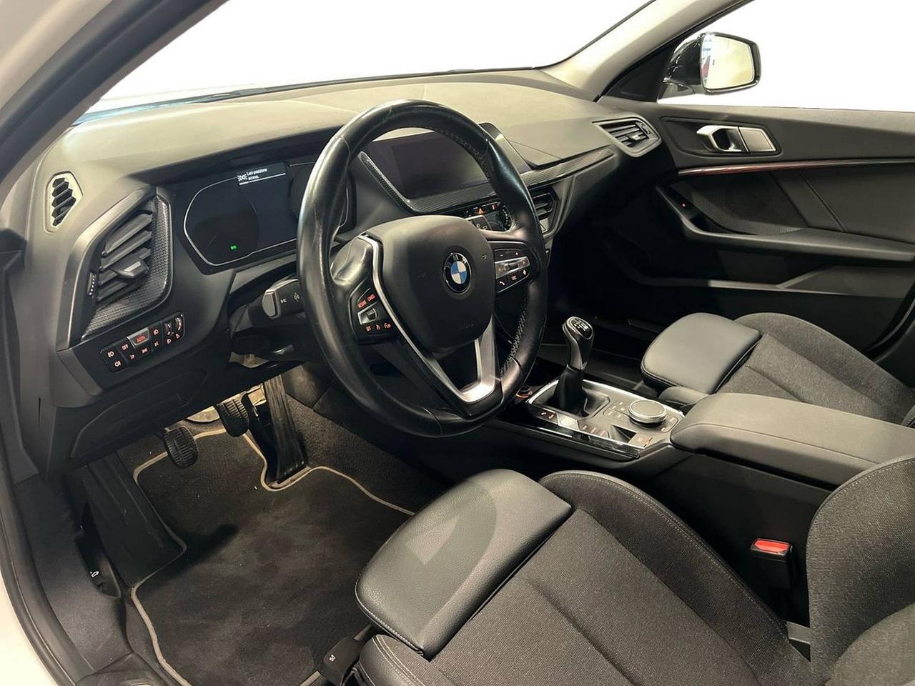 BMW Serie 1 F40 - 118i Sport 136cv