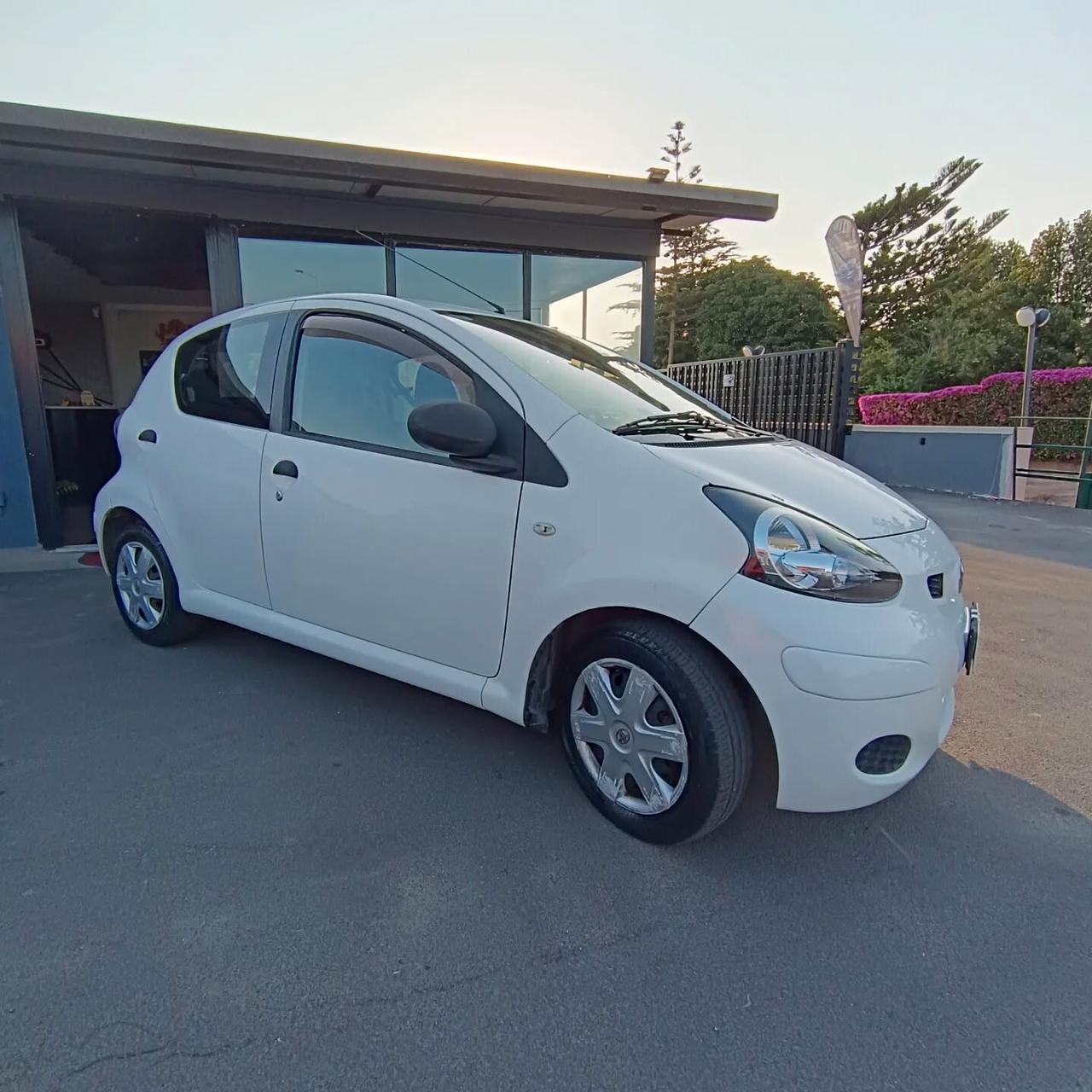 Toyota Aygo 1.0 Connect OTTIMA IN TUTTO