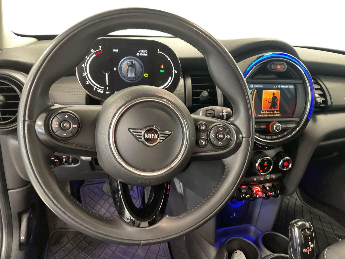 MINI Mini IV F55 2018 5p - Mini 5p 1.5 Cooper Business auto