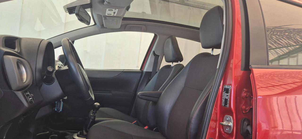 TOYOTA Yaris 1.4 D-4D 90CV TETTO Panoramico 12/2011