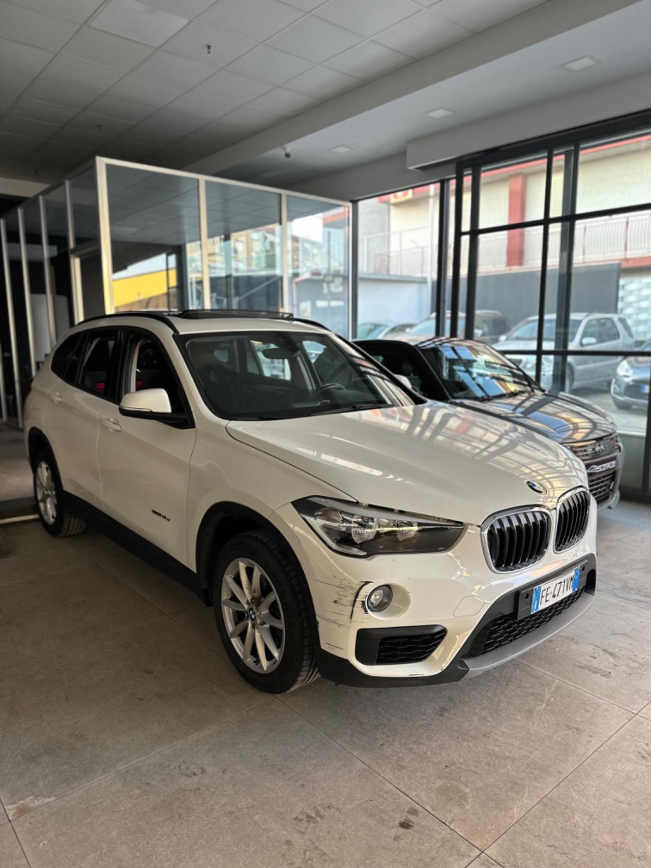 Bmw X1 sDrive18d xLine Tetto C automatico 2016