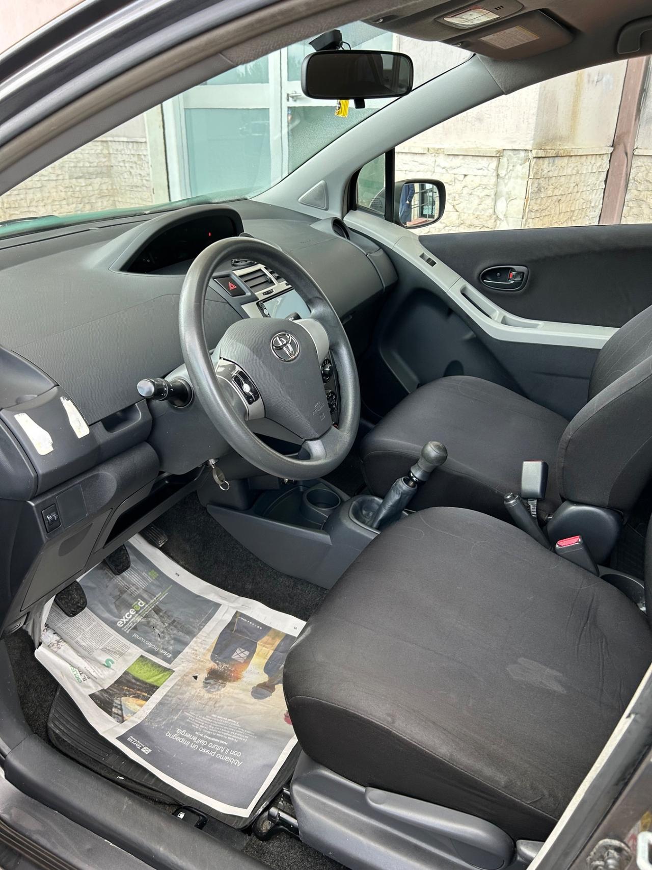 Toyota Yaris 1.0 5 porte