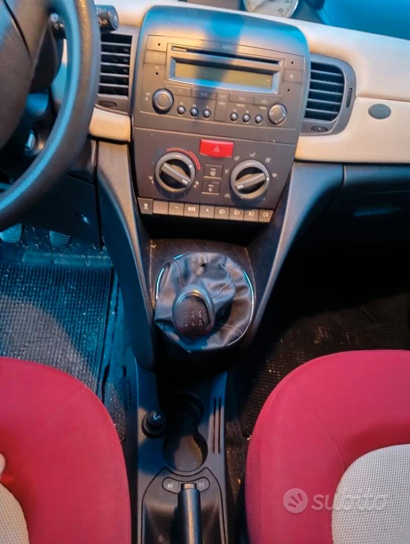 Lancia Ypsilon 1.2 Oro INTERNI IN PELLE